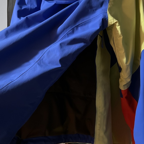 Burton AK Gore-TEX Outer Shell - Picture 10 of 12